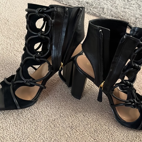 BCBG black heels - Picture 8 of 10
